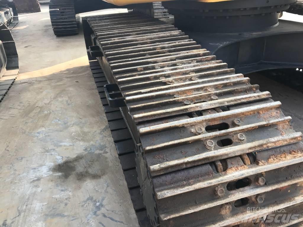 Komatsu PC 200-8N1 حفارات زحافة