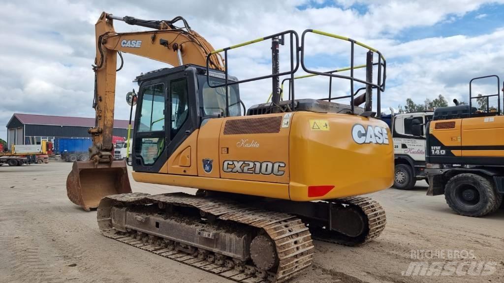 CASE CX 210 C حفارات زحافة