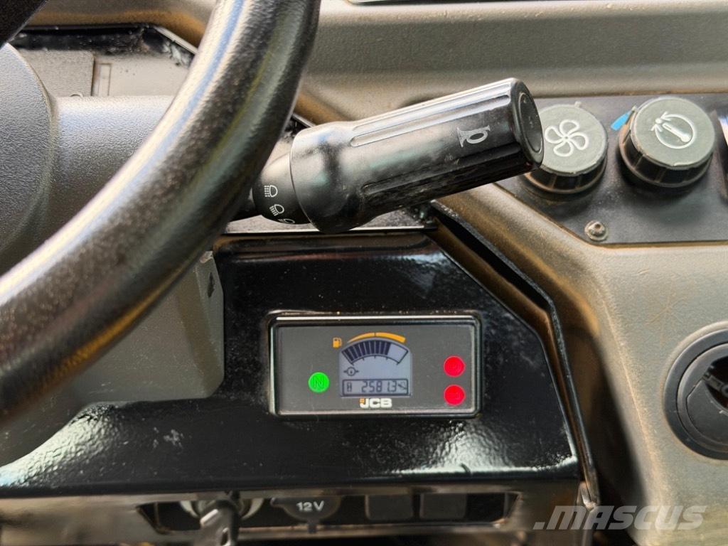 JCB 6 ST عربات نقل قلابة للمواقع