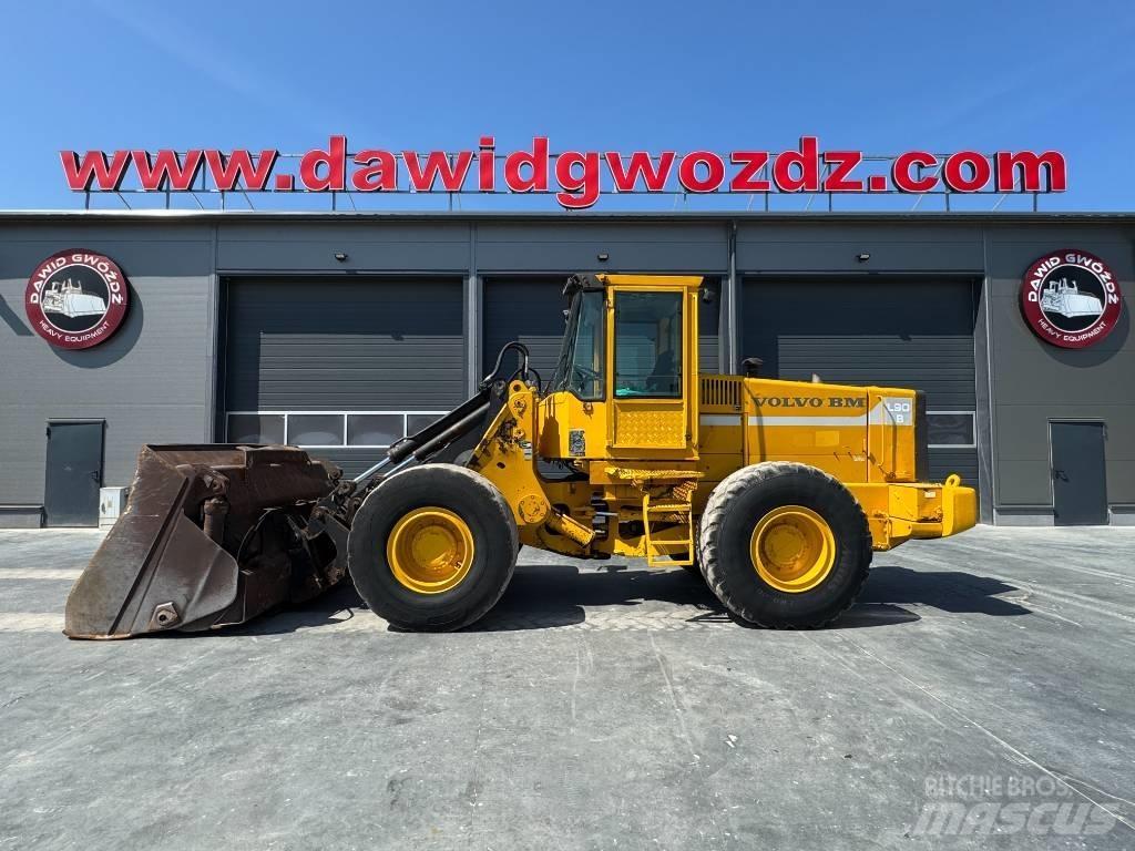 Volvo L90B لوادر بعجل