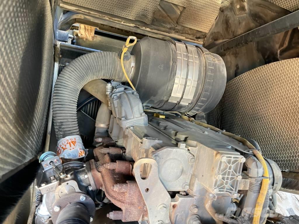 Bomag BW 213 DH-4 مداحل أحادية الأسطوانة