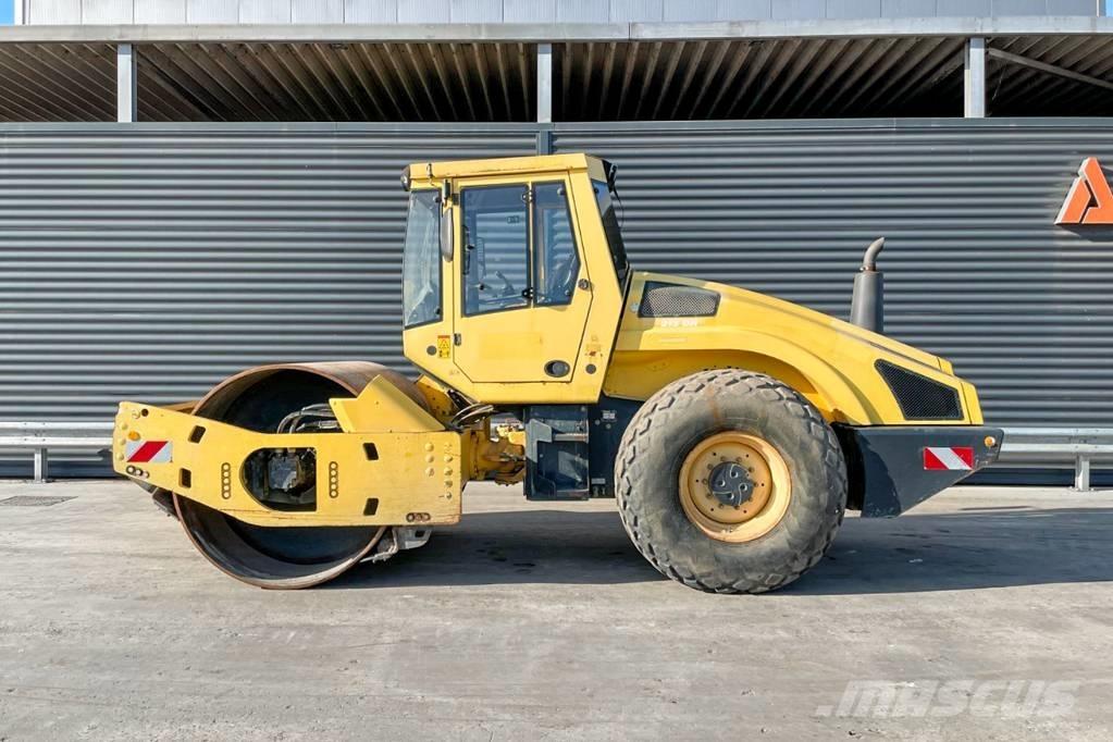 Bomag BW 213 DH-4 مداحل أحادية الأسطوانة
