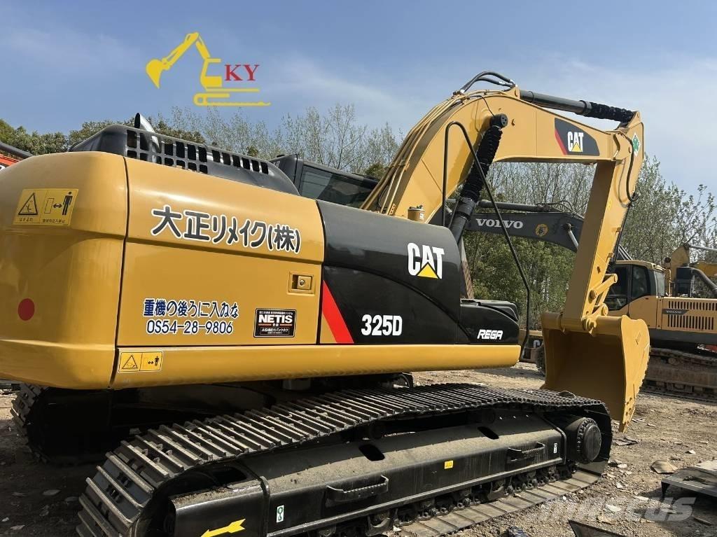 CAT 325 حفارات زحافة