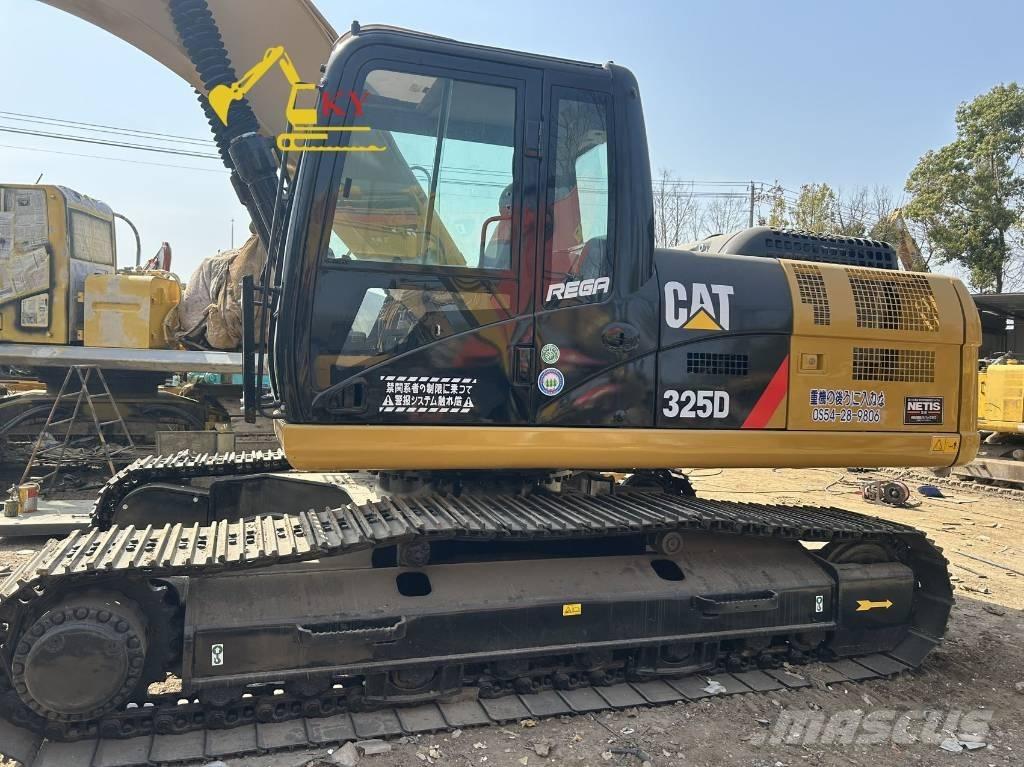 CAT 325 حفارات زحافة