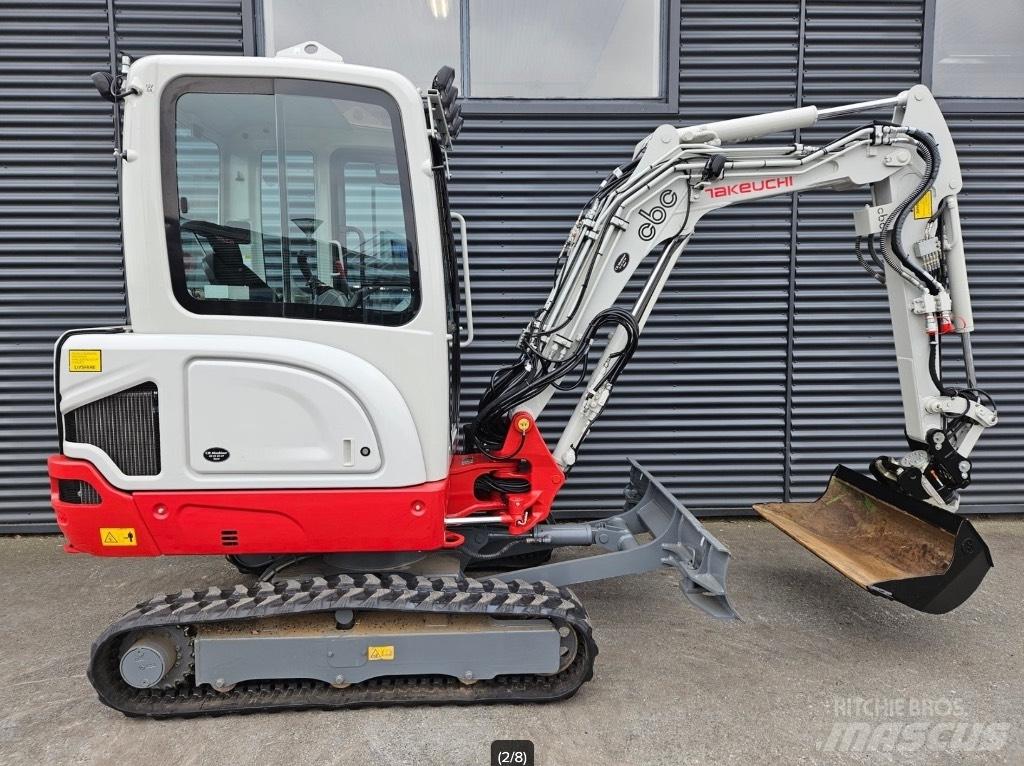 Takeuchi TB 225 حفارات صغيرة أقل من 7 طن (حفارات صغيرة)