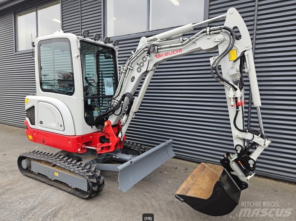 Takeuchi TB 225 حفارات صغيرة أقل من 7 طن (حفارات صغيرة)