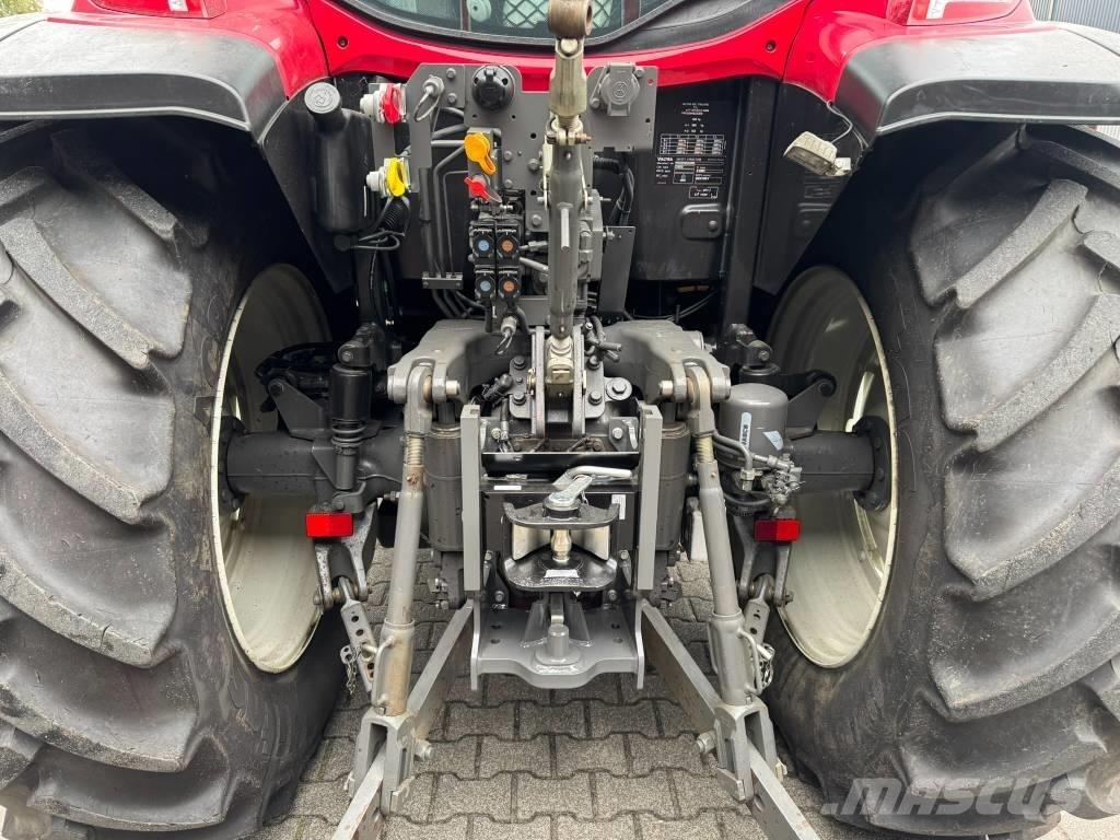 Valtra G105 H الجرارات