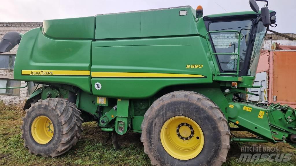 John Deere S 690 حصادات