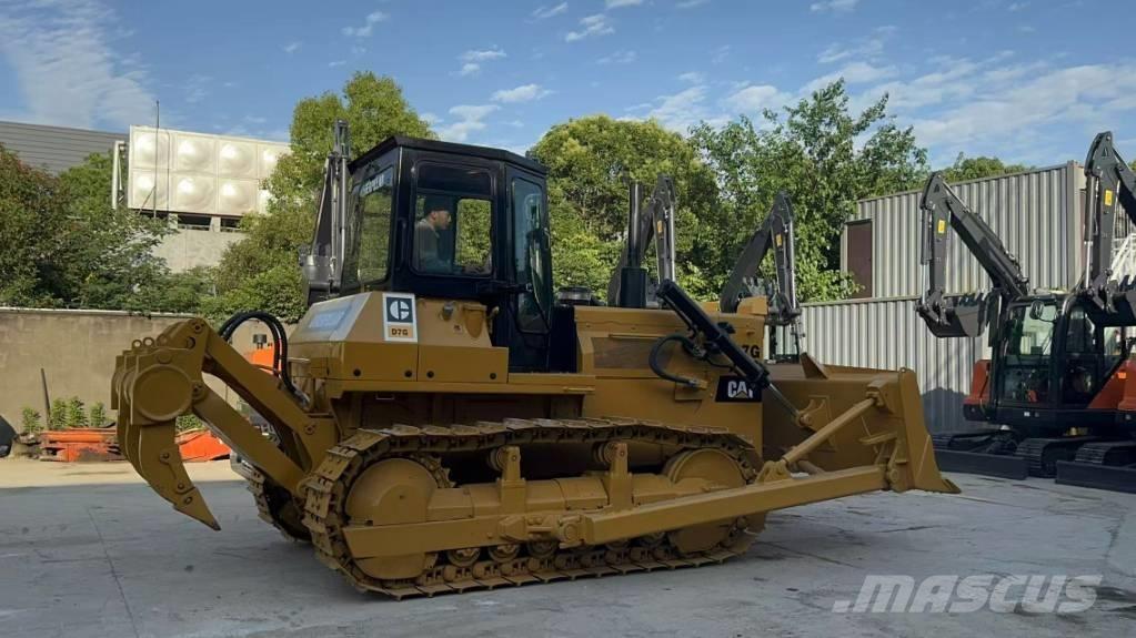 CAT D7G بلدوزرات مجنزرة