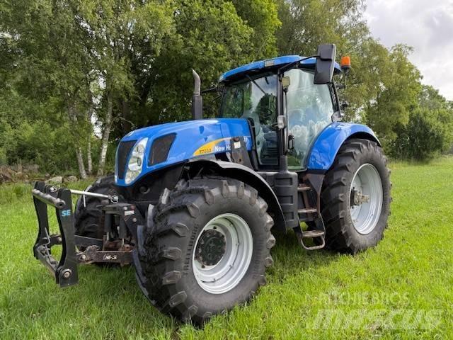 New Holland T 7030 الجرارات