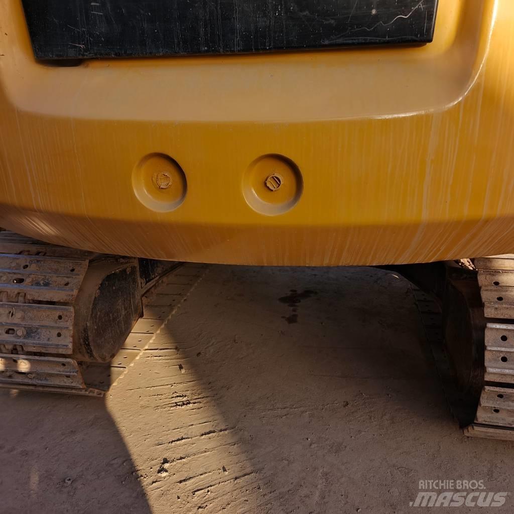 CAT 307 E حفارات وسط 7 طن - 12 طن