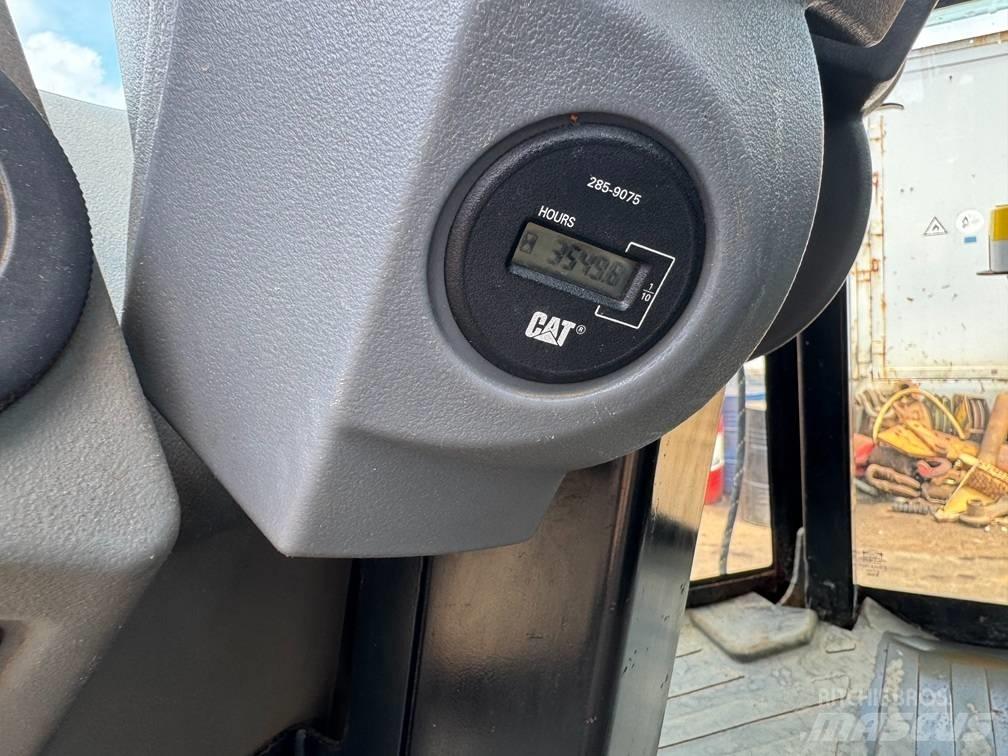 CAT CP 533 E مداحل أحادية الأسطوانة