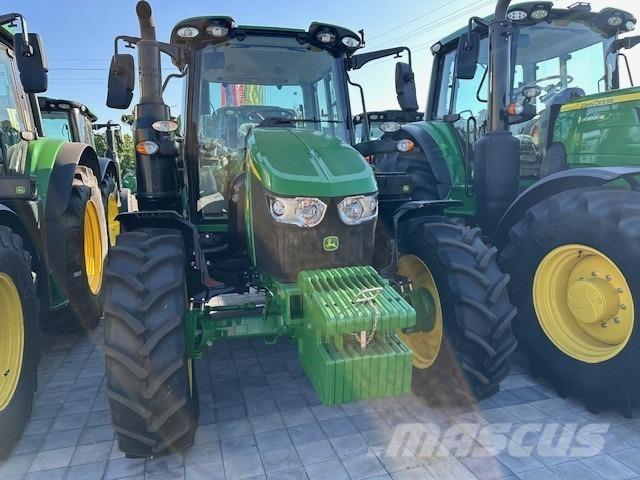 John Deere 6110 M الجرارات