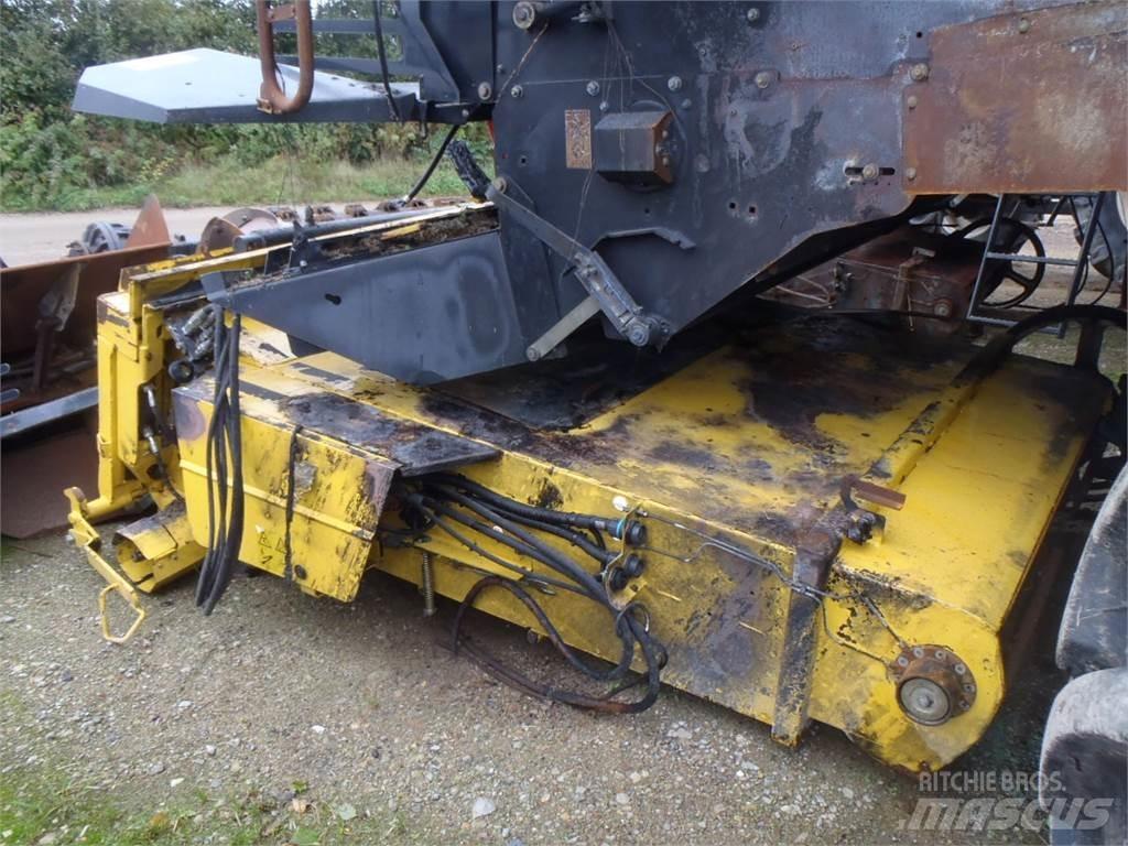 New Holland CX8090 الجرارات