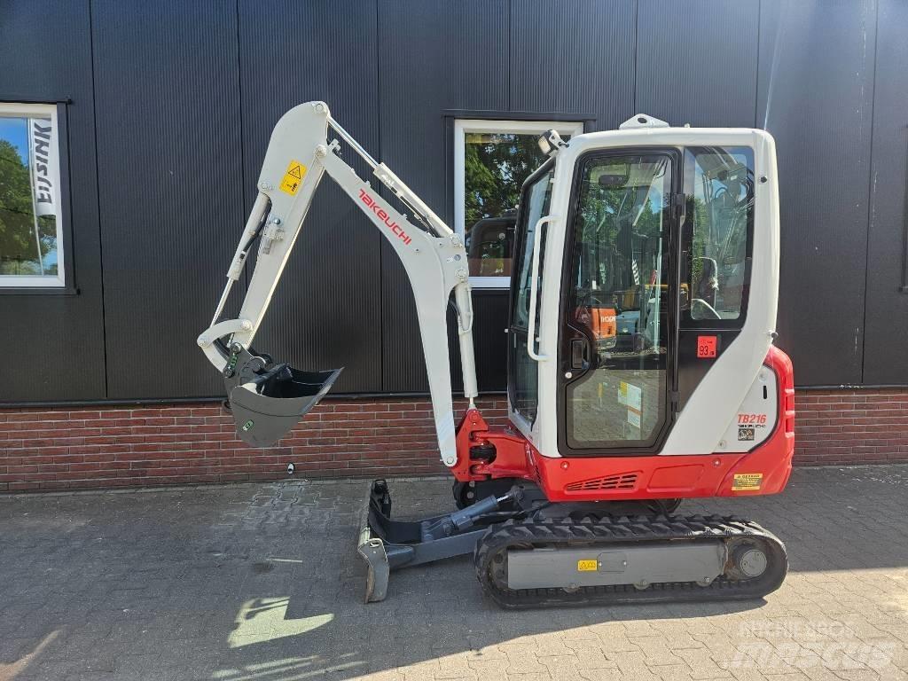 Takeuchi TB 216 حفارات صغيرة أقل من 7 طن (حفارات صغيرة)