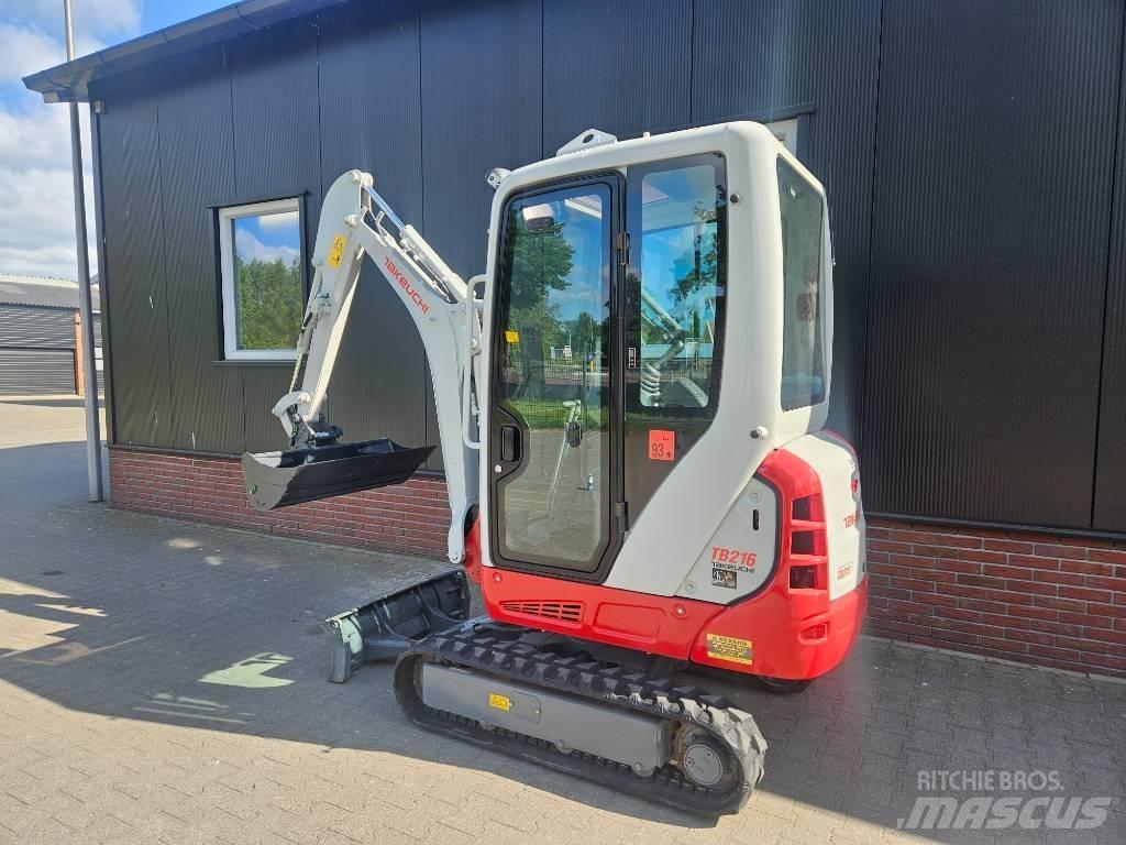 Takeuchi TB 216 حفارات صغيرة أقل من 7 طن (حفارات صغيرة)