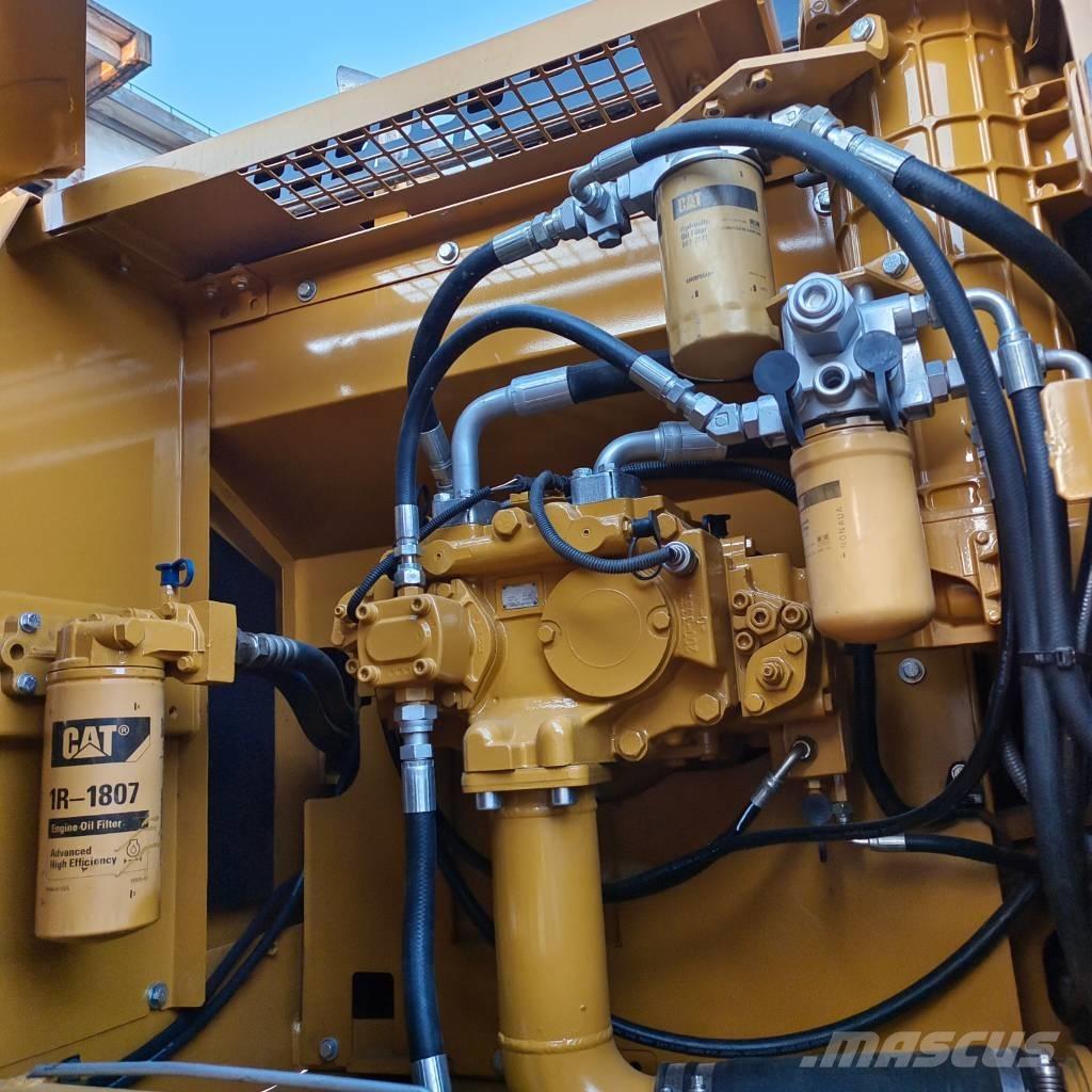 CAT 336 D 2  L حفارات زحافة