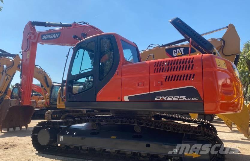 Doosan DX225 حفارات زحافة