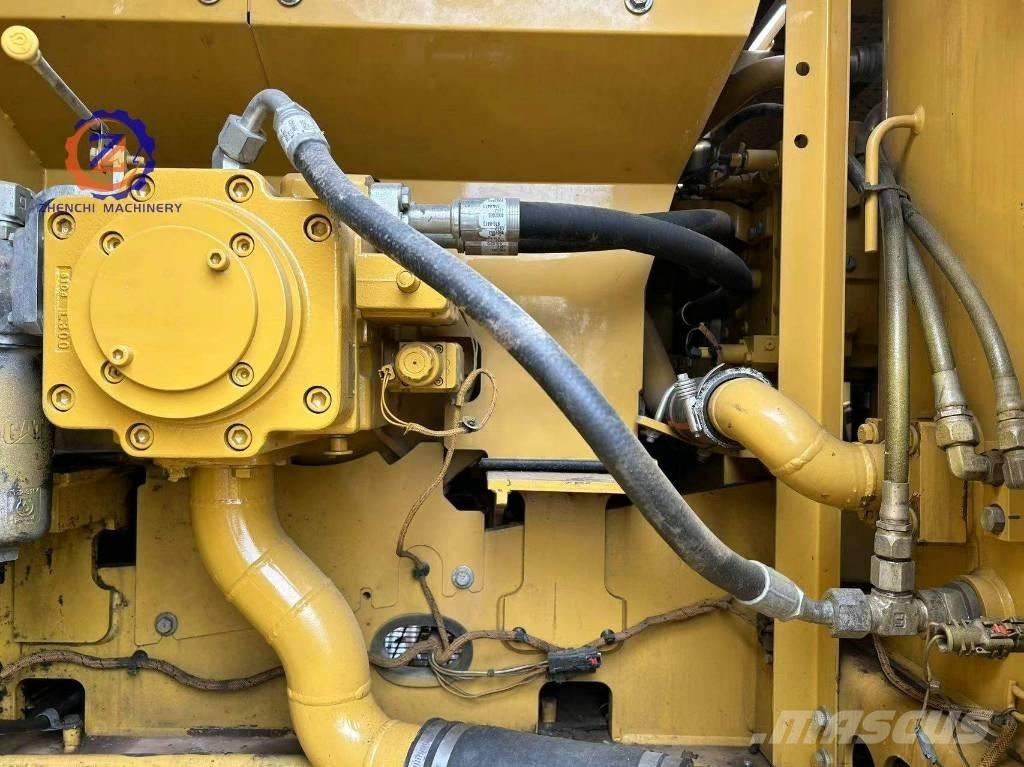 CAT 320 GC حفارات زحافة