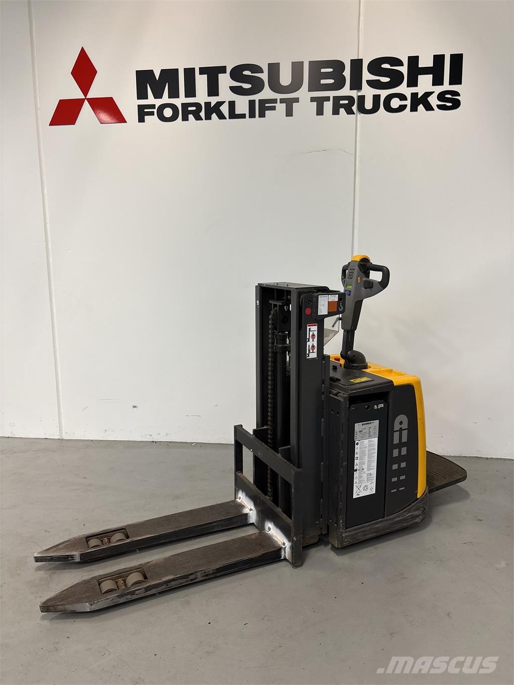 Atlet PSP160 شاحنات مناولة ذاتية الدفع