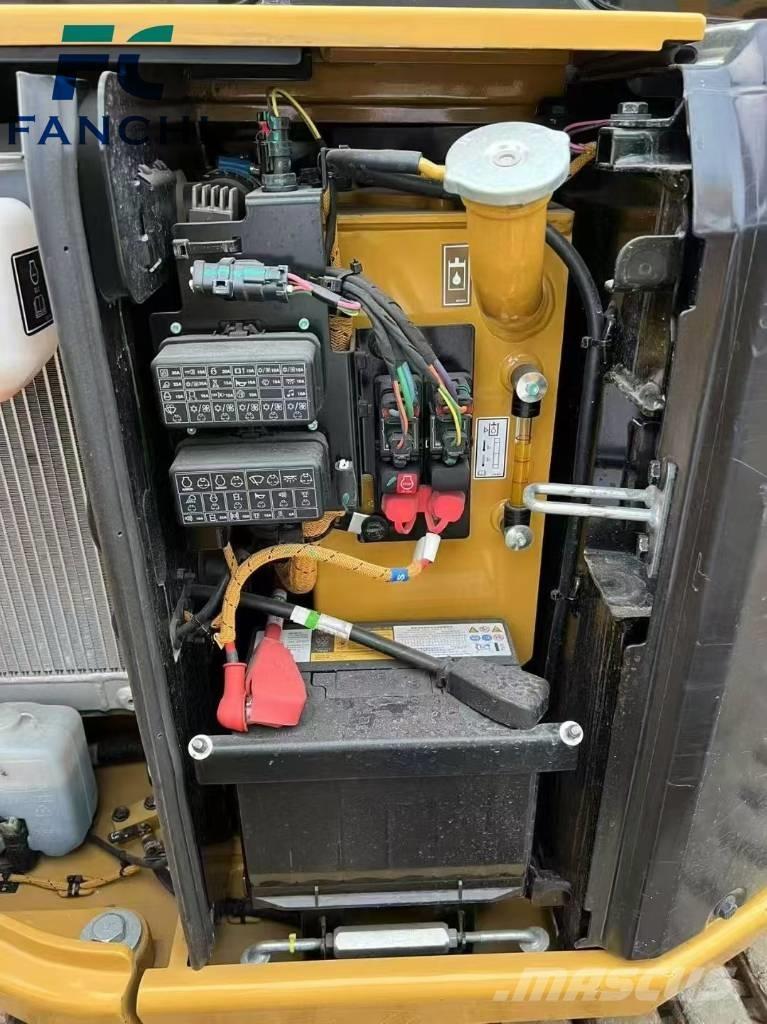 CAT 303 حفارات زحافة