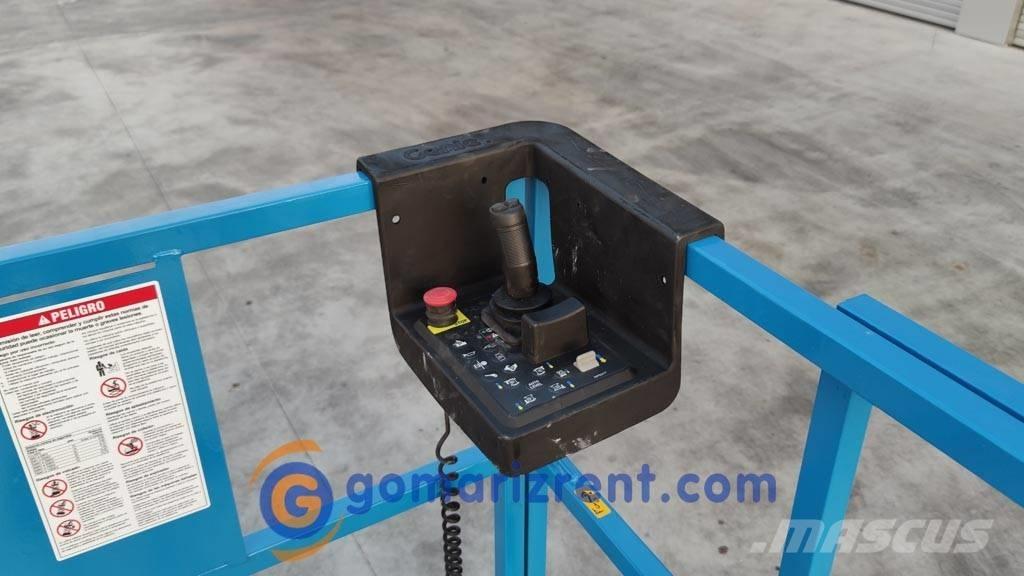 Genie GS 4390 رافعات مقصية الشكل
