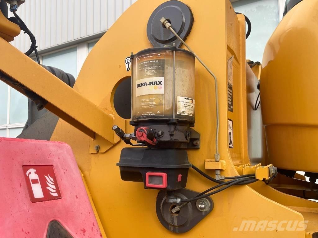 Volvo L 180 H        2015 لوادر بعجل