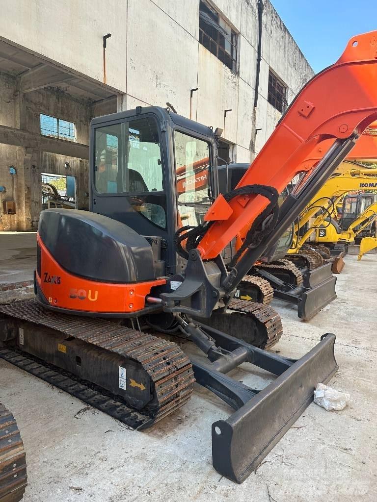 Hitachi ZX 50 U حفارات زحافة