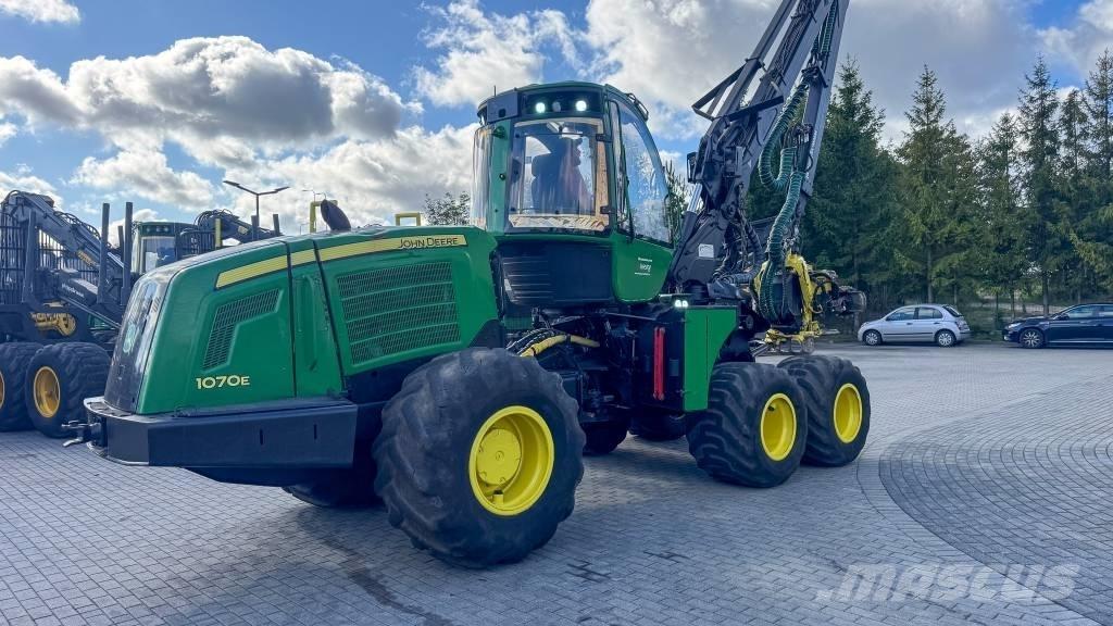 John Deere 1070 E حصادات