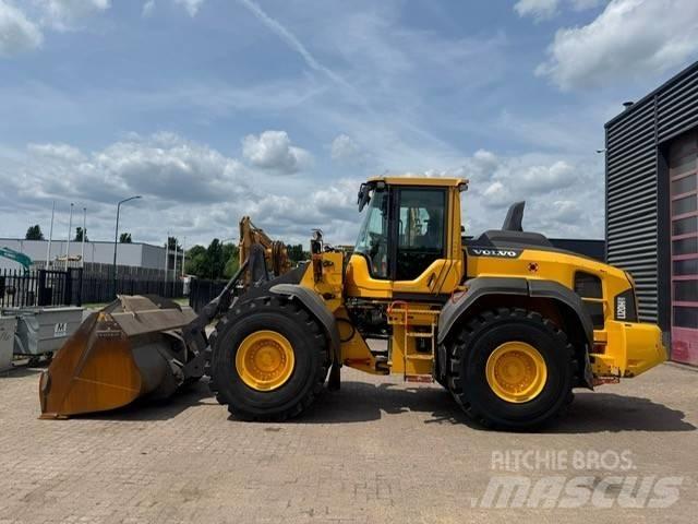 Volvo L 120 H لوادر بعجل