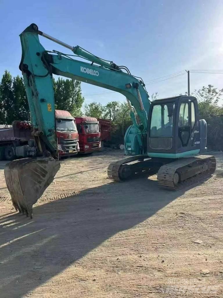 Kobelco SK135 حفارات زحافة