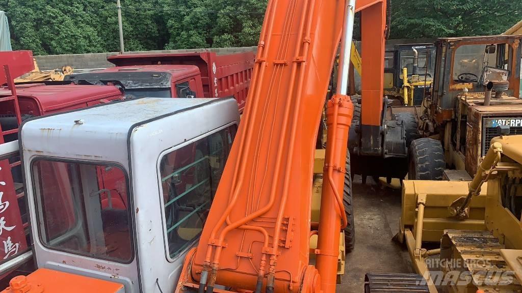 Hitachi EX 300 حفارات زحافة