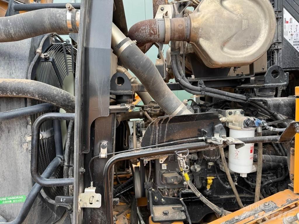Hyundai HL960A لوادر بعجل