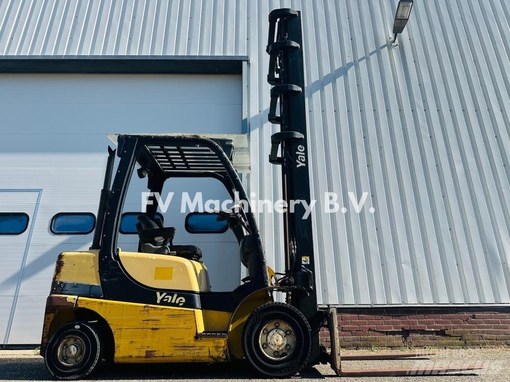Yale GDP 25 VX شاحنات الديزل