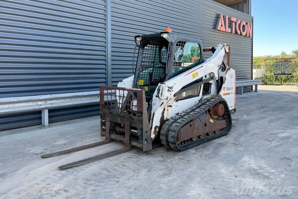 Bobcat T 590 لوادر انزلاقية التوجيه