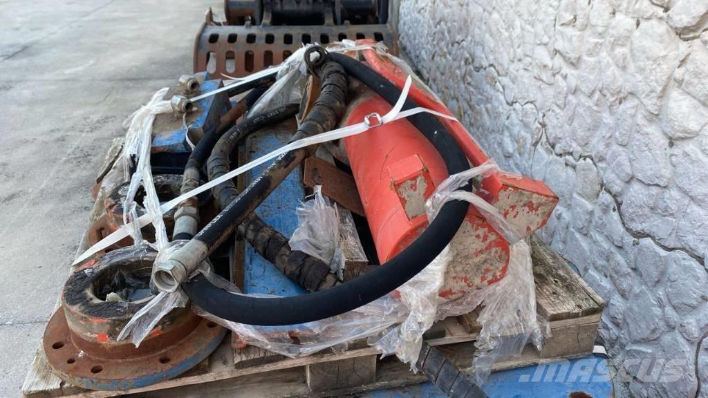 Rammer RB 42 خطاطيف