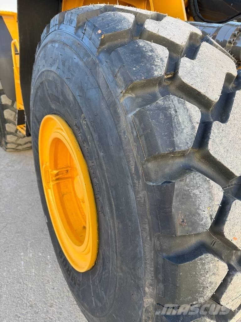 Volvo L 120 F لوادر صغيرة