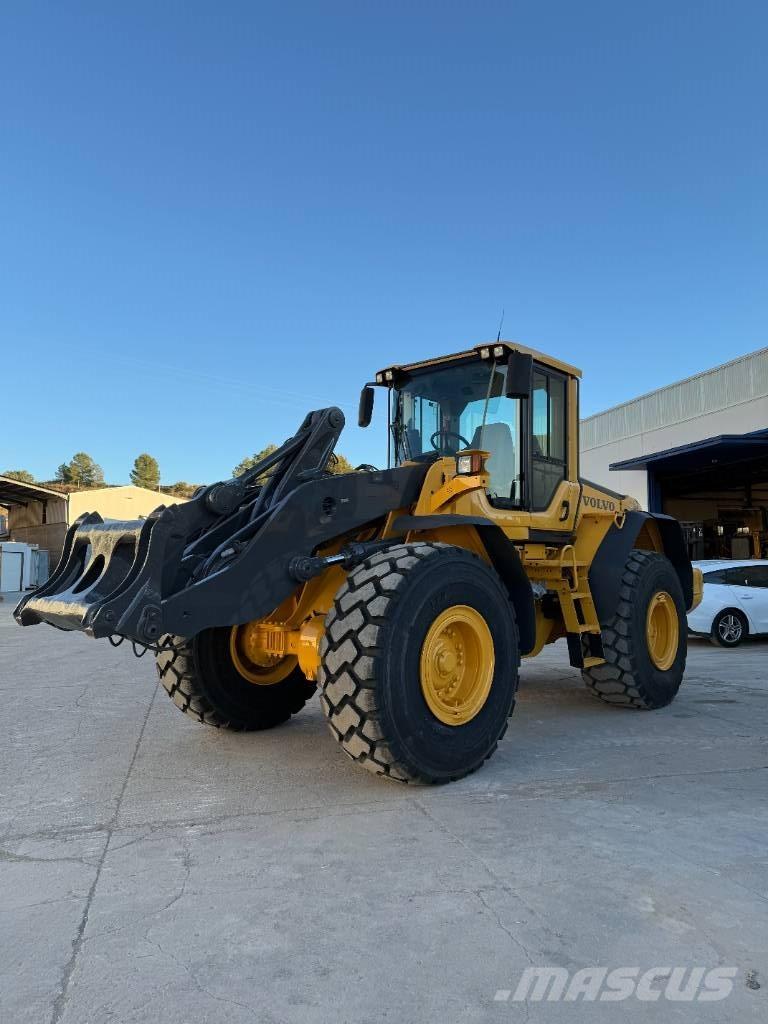 Volvo L 120 F لوادر صغيرة