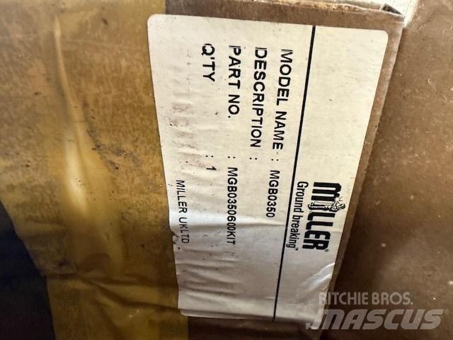 Daewoo D & A 100 V مطارق / كسارات