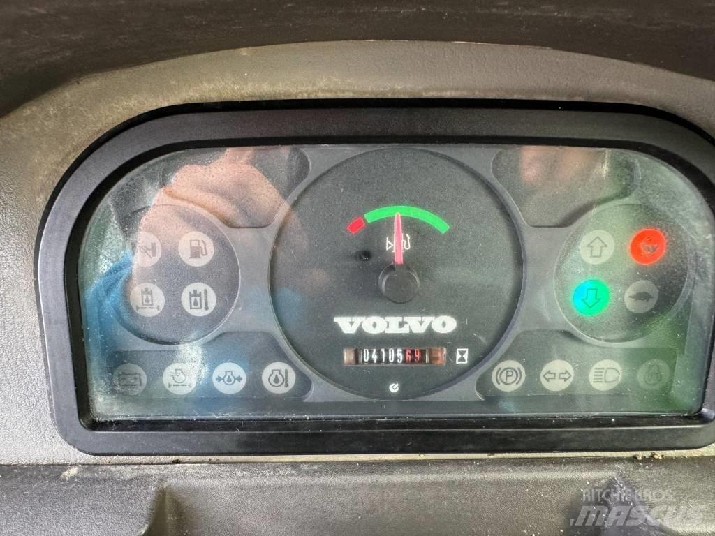 Volvo L 25 F لوادر بعجل