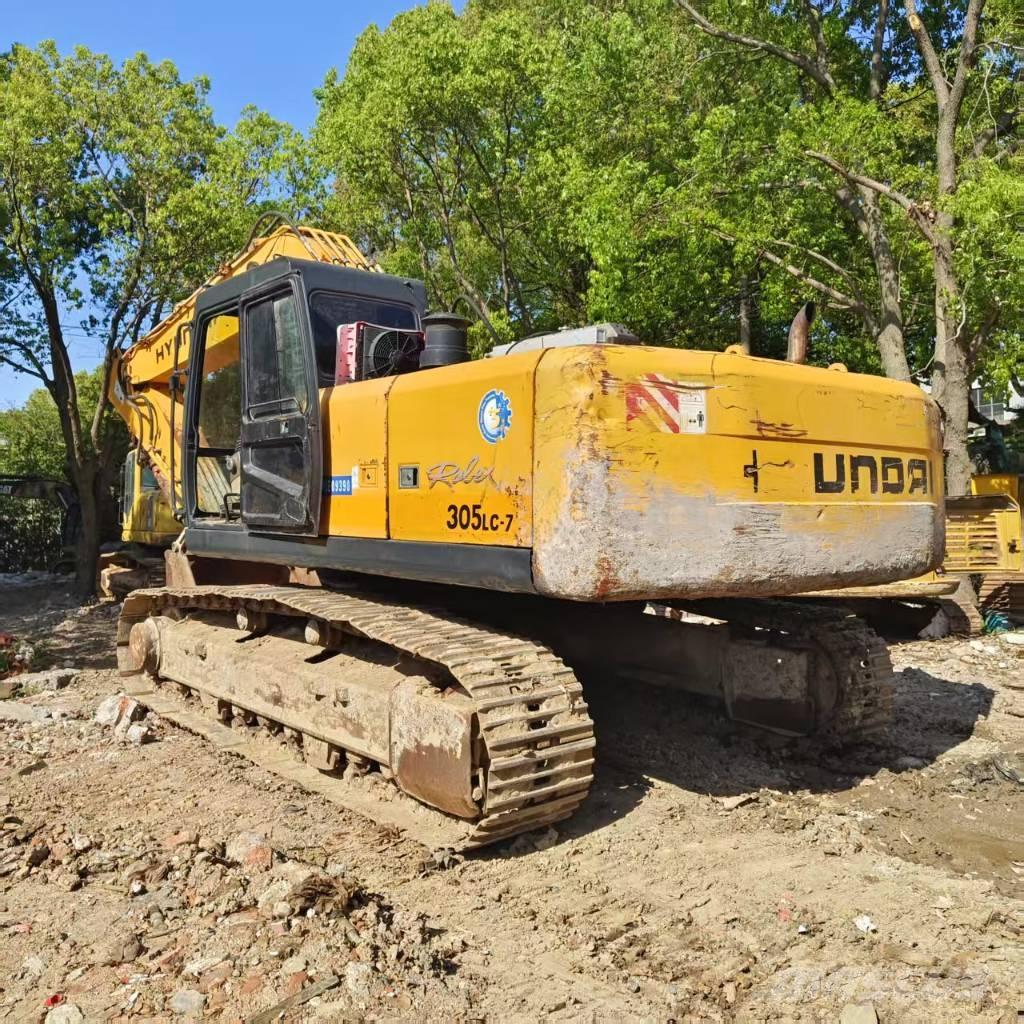Hyundai R305LC حفارات زحافة