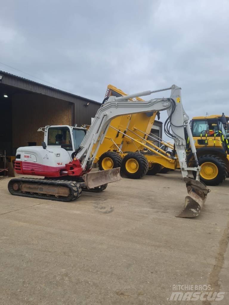 Takeuchi TB 290 حفارات وسط 7 طن - 12 طن
