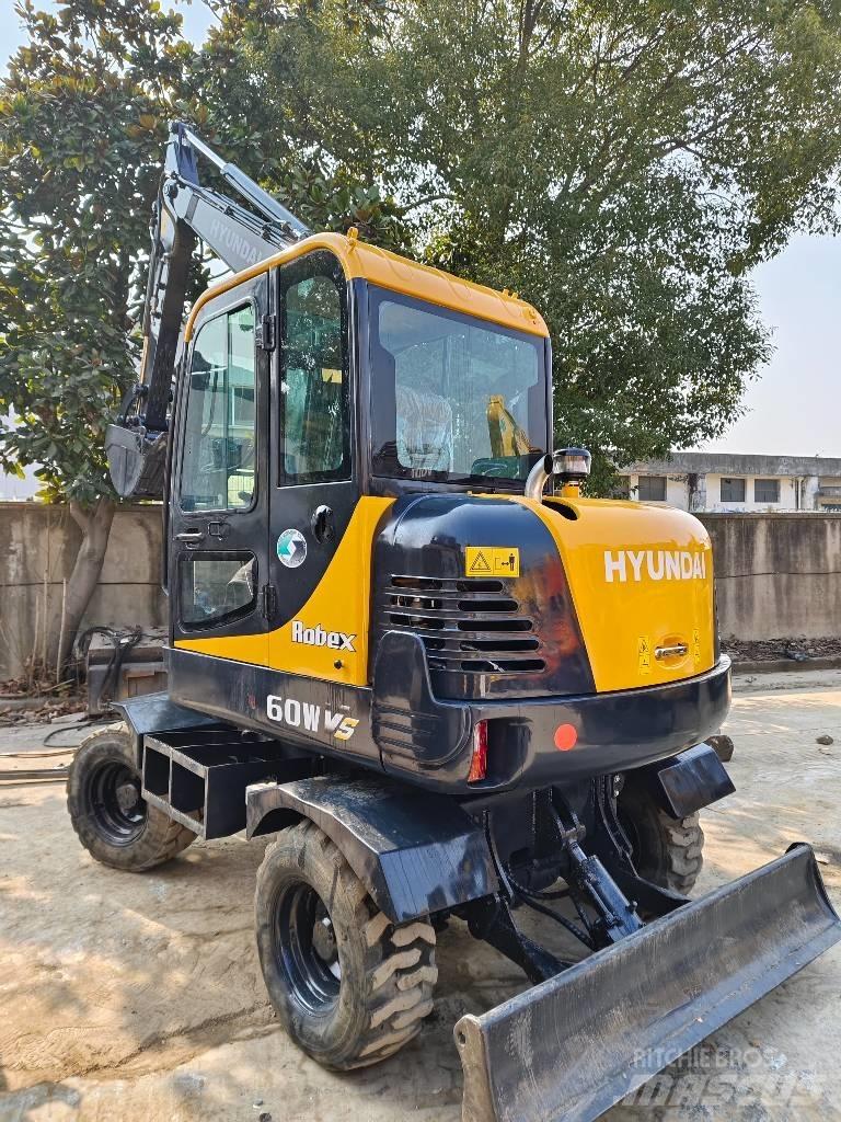 Hyundai Robex 60 W حفارات بعجل