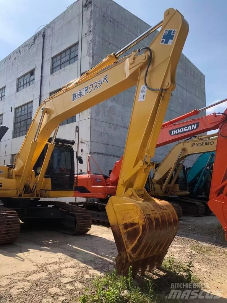Komatsu PC 200-8 حفارات زحافة