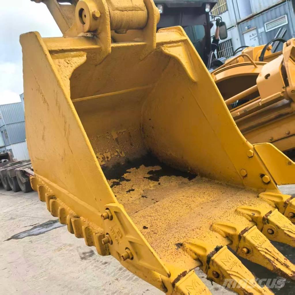 Komatsu PC 55 MR-3 حفارات زحافة