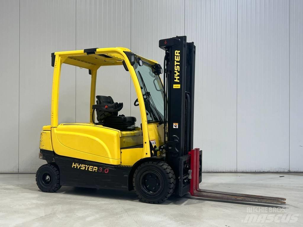 Hyster J3.0XN شاحنات ذات رافعات شوكية تعمل بالكهرباء