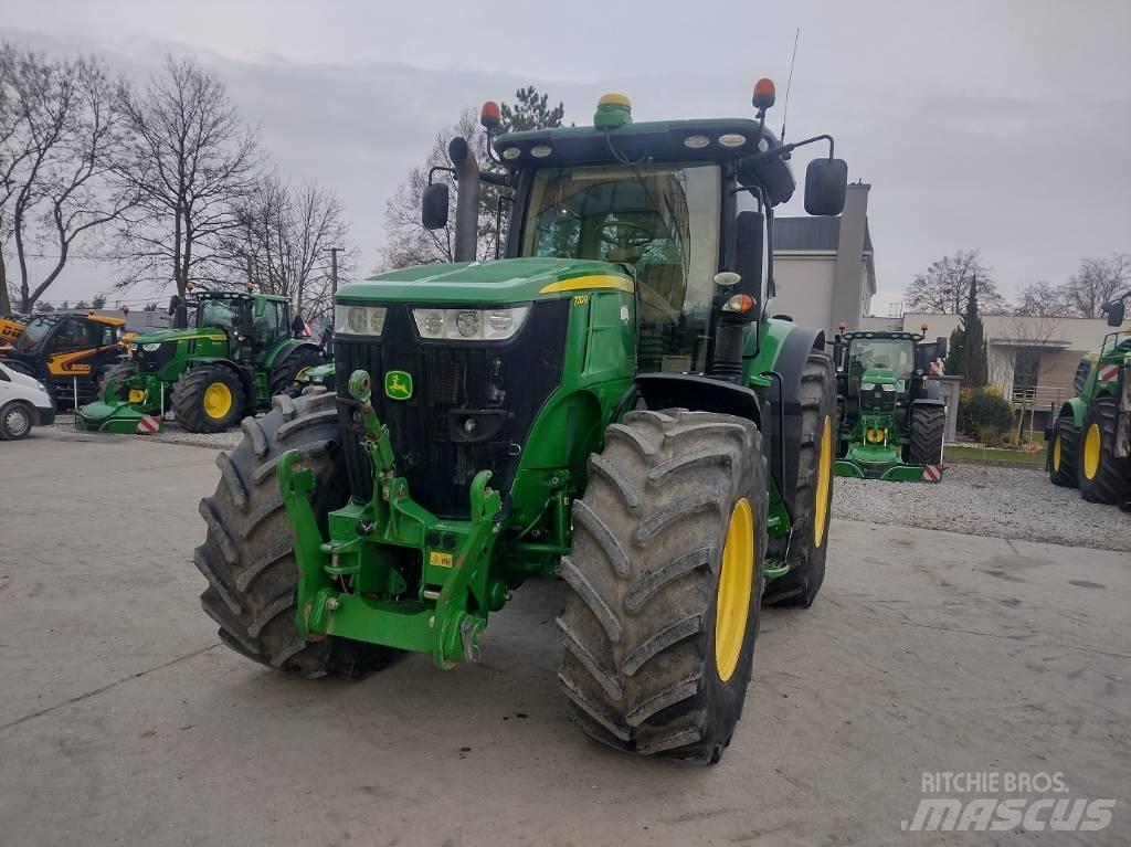 John Deere 7210 R الجرارات