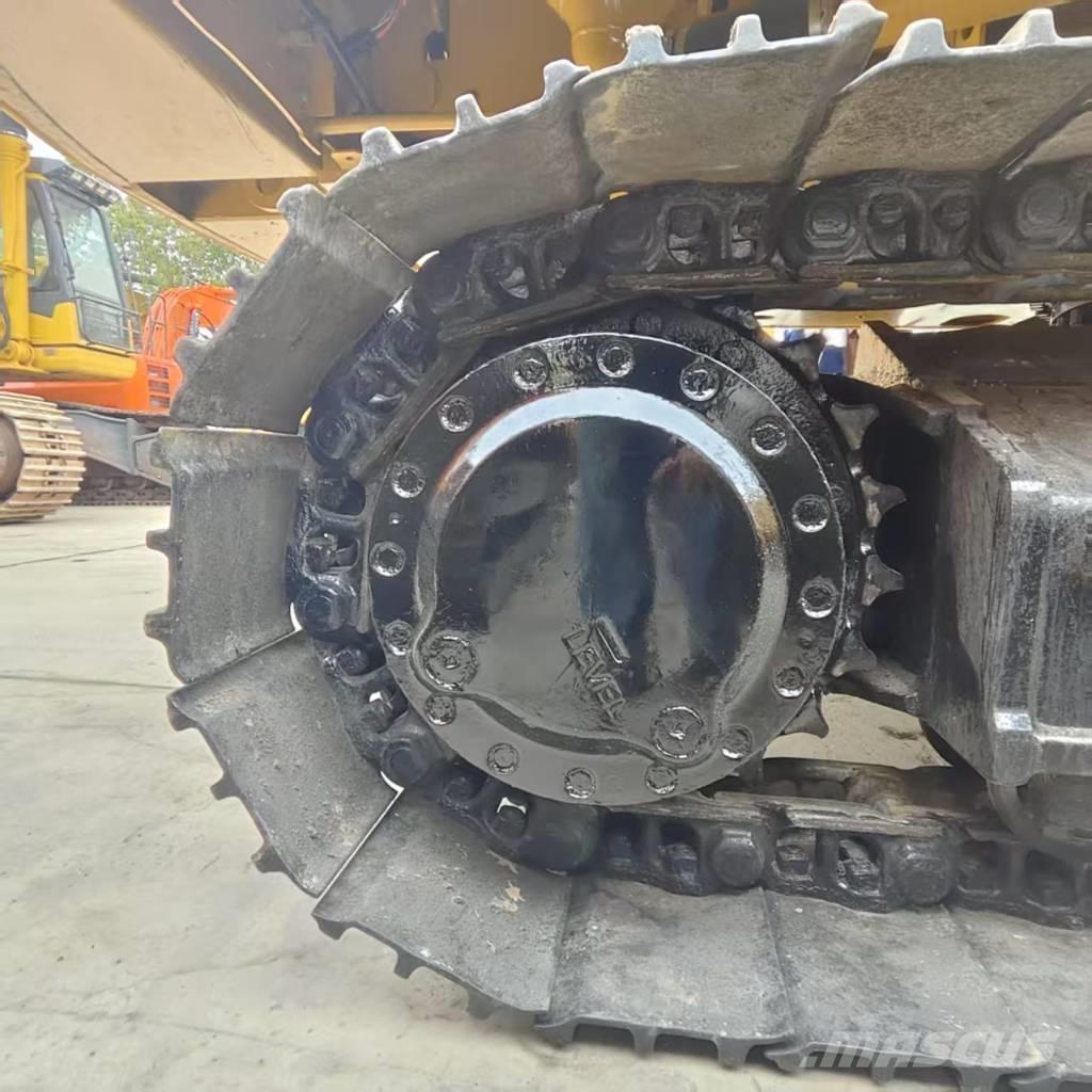 CAT 320 GC حفارات زحافة