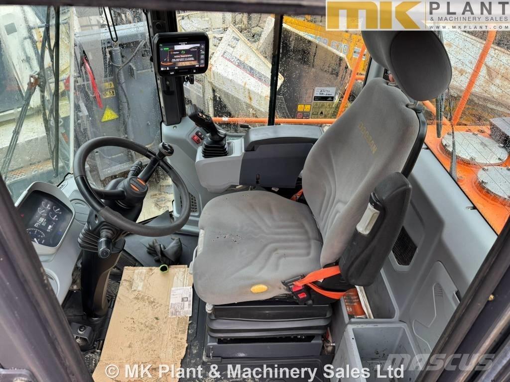 Doosan DL 320-7 لوادر بعجل