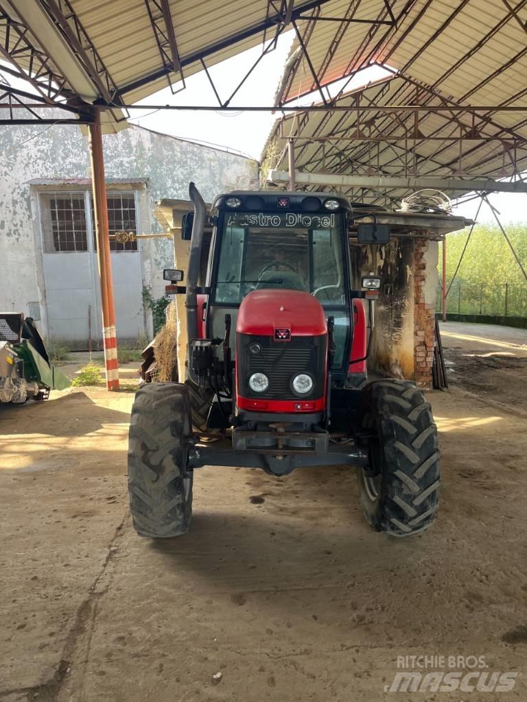 Massey Ferguson 5435 الجرارات